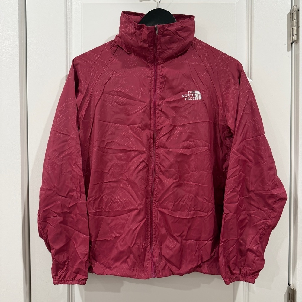 The North Face Women’s Pink Color Windbreaker Jacket Foldable with Bag sz XS - Picture 2 of 12